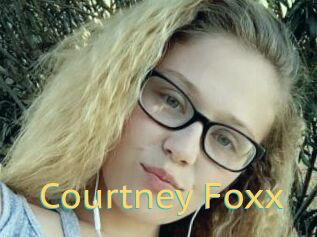 Courtney_Foxx