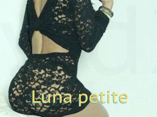 Luna_petite
