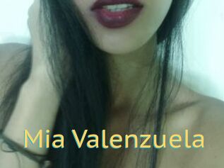 Mia_Valenzuela