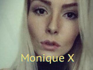 Monique_X