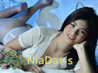 NiaDavis