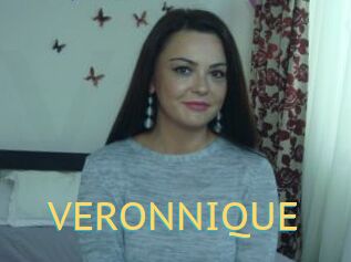 VERONNIQUE_